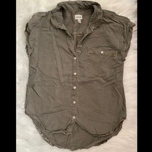 Women’s Sneak Peek top in green size small